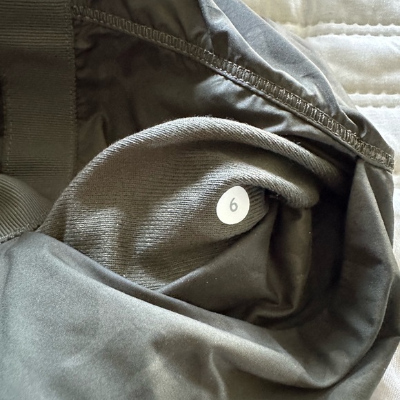 Lululemon Spring Fling Vest size 6 Camo - Picture 3 of 5